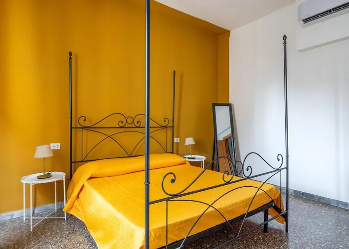 Three Large Bedrooms For Six People Downtown Apartament *