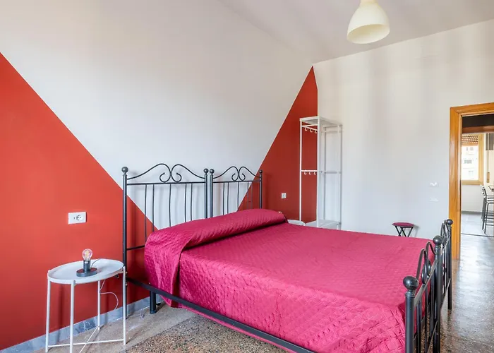 Three Large Bedrooms For Six People Downtown